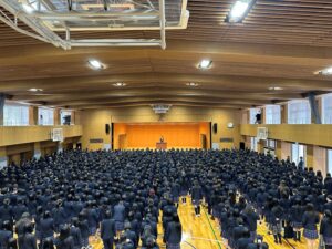 令和７年度２学期終業式を行いました