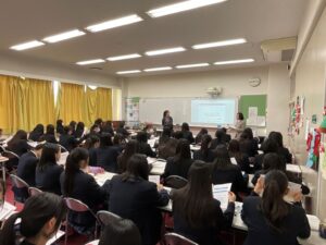 保育コースの保育体験実習のガイダンス・事前研修を行いました