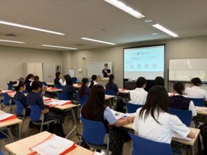 １年生　大学・専門学校の訪問を行いました！